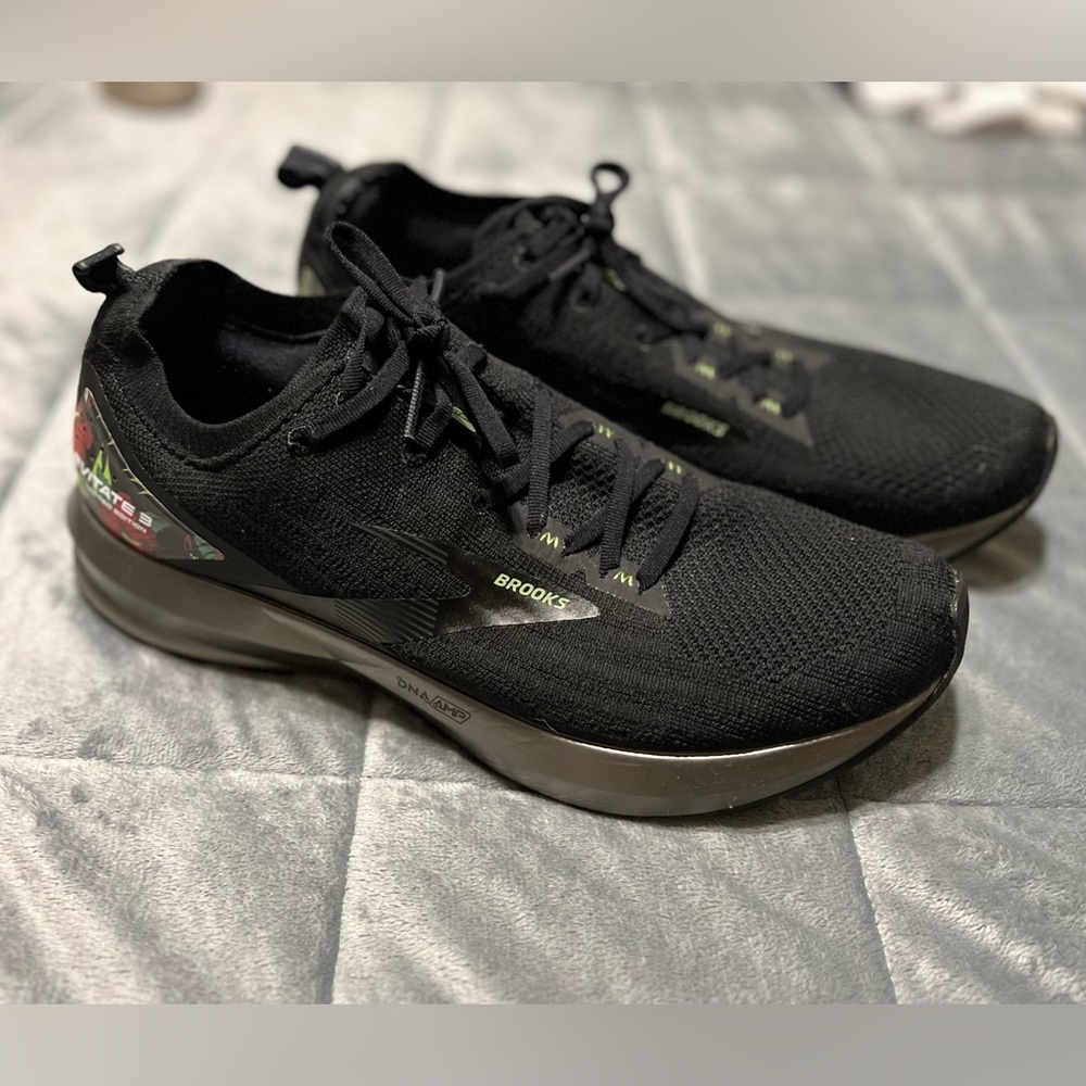 Men’s Brooks Levitate 3 Limited Edition, Size 11.5